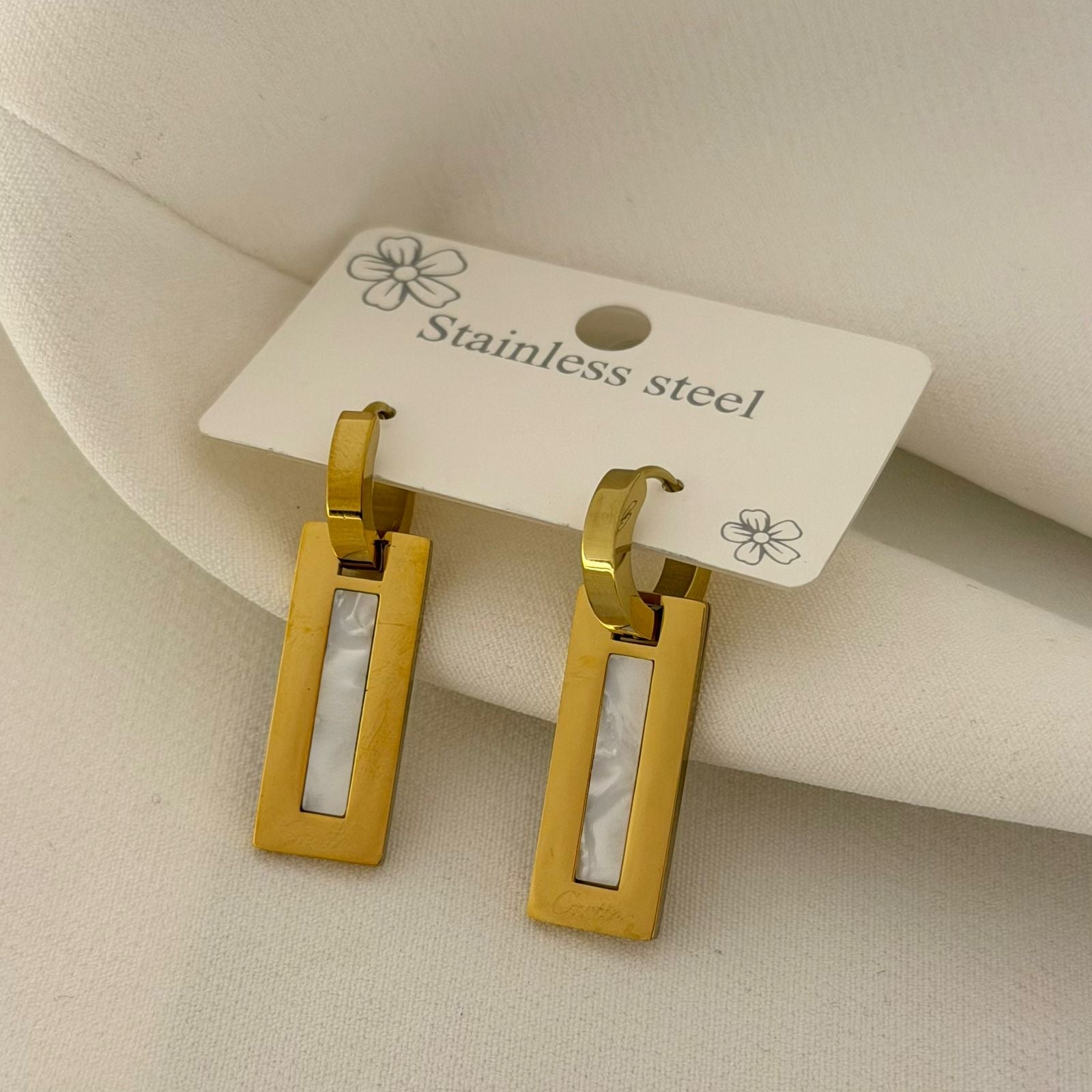 Cartier Earrings White and Gold